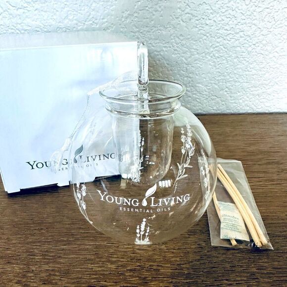 Young Living Glass Essential Oil Diffuser Ornament Reeds - Picture 1 of 3